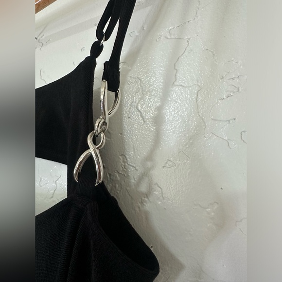 Black gown diamond and chain accent maxi - Picture 7 of 9